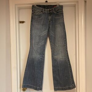 Citizens of Humanity low waist, full leg jean in size 28.